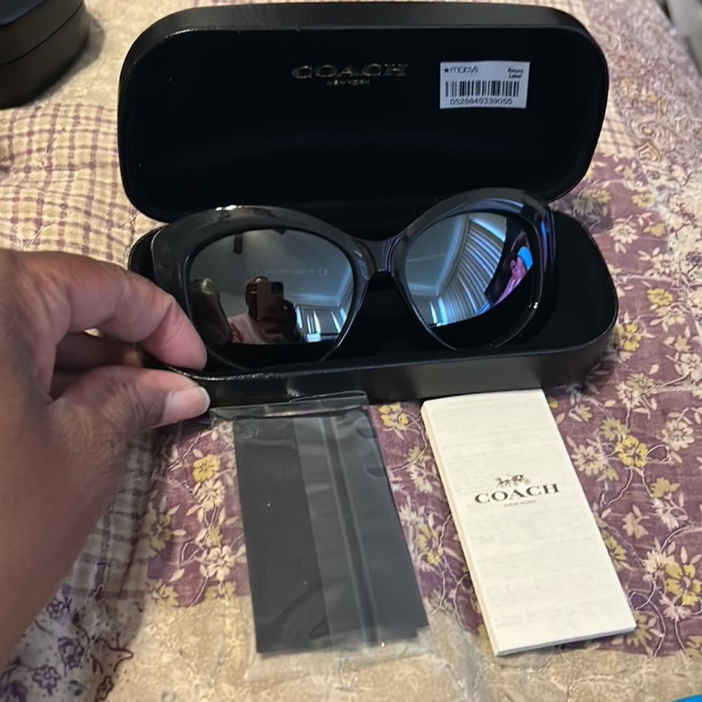 New without tags. Never been worn. - Picture 5 of 7